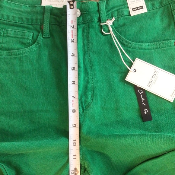 Woman’s Judy Blue Tummy Control Fit High Rise Green Shorts with Cuffed Legs - Picture 8 of 8